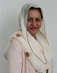 Portrait of Sameena Zaheer